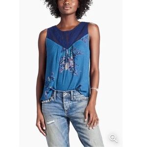 Lucky Brand Sleeveless Crochet Detail Top Size Small